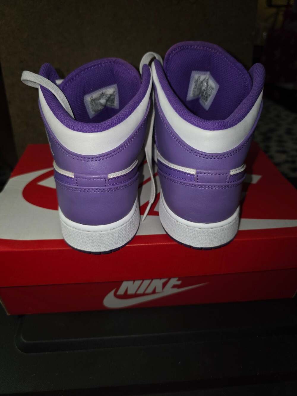Air Jordan 1 Mid GS 'Purple Venom' (DQ8423-511) - Picture 5 of 6